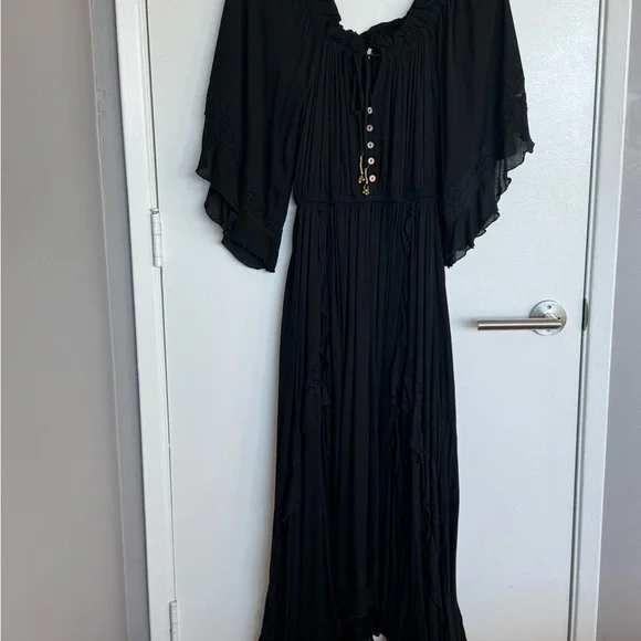 Black Ruffled Button-Down Dress - Picture 7 of 8
